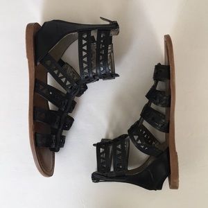Circus >> 8, gladiator sandals